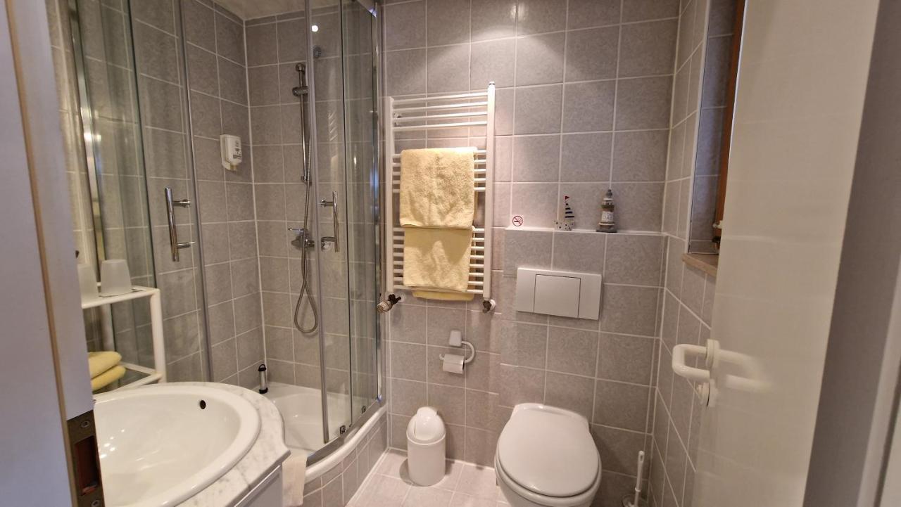 Haus Jutta Hotell Goessweinstein Exteriör bild