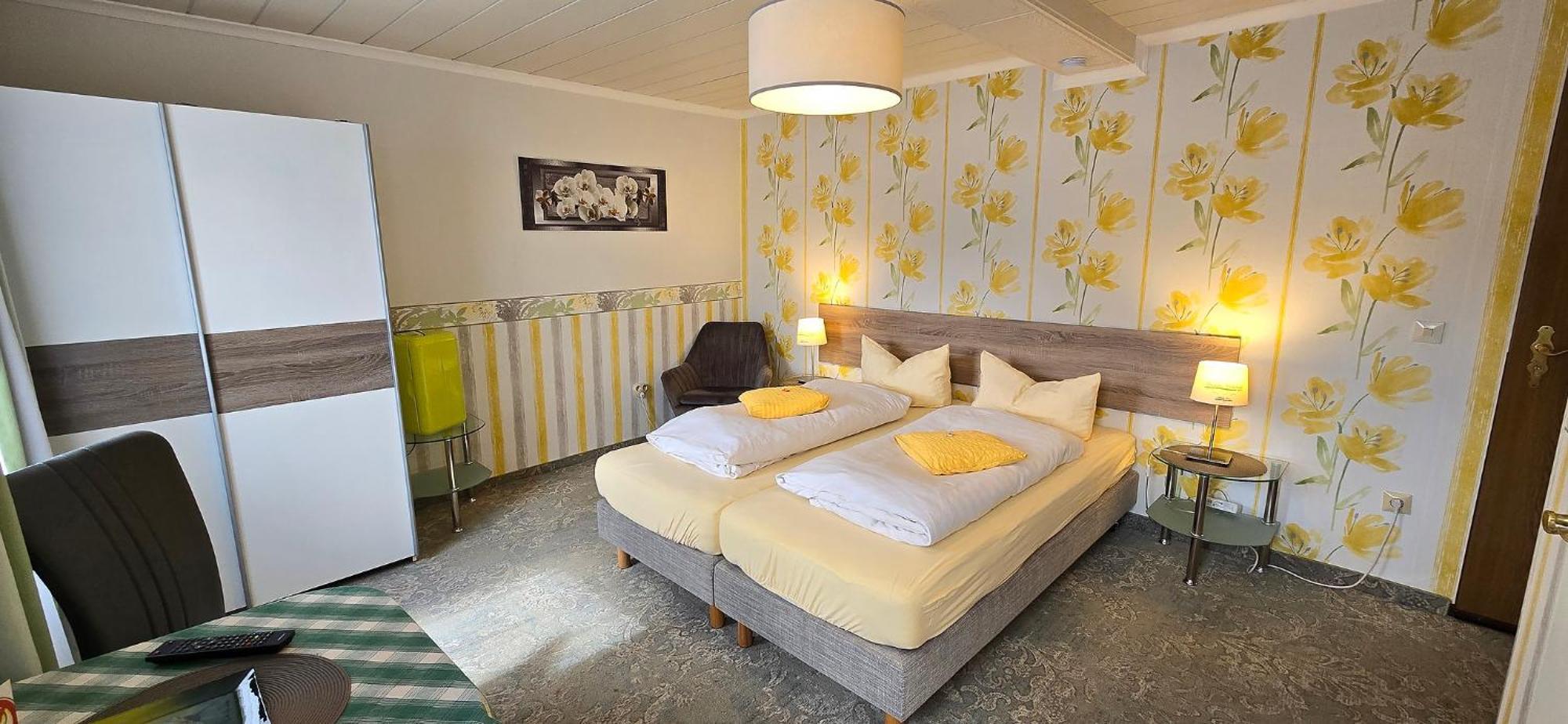 Haus Jutta Hotell Goessweinstein Exteriör bild