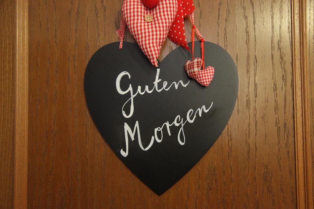 Haus Jutta Hotell Goessweinstein Exteriör bild